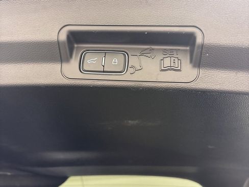 Used 2020 Ford Explorer Limited w/ Class III Trailer Tow Package image 29