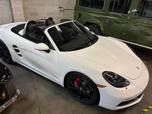 Used 2018 Porsche 718 Boxster GTS image 19