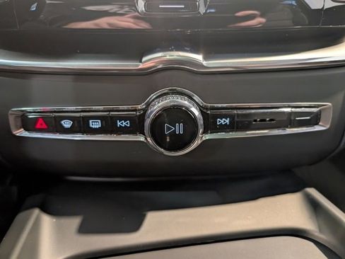 Used 2025 Volvo XC60 B5 Core w/ Climate Package image 22