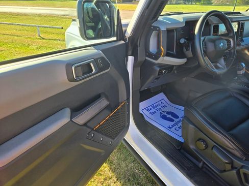 Used 2023 Ford Bronco Badlands image 6