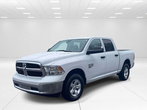 Used 2023 RAM 1500 Classic SLT w/ Trailer & Traction Group image 3