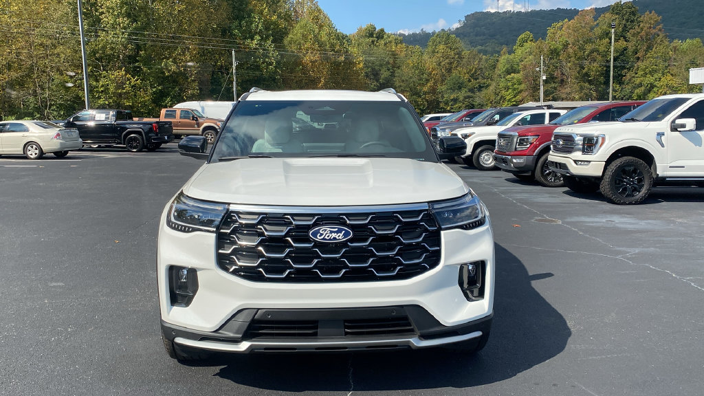 New 2027 Ford Explorer Platinum w/ 3.0L Ultimate Package AWD/4WD image 2