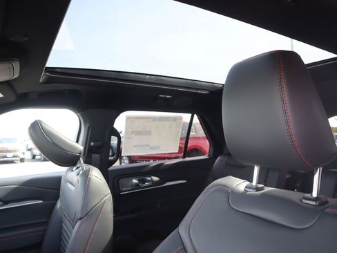 New 2026 Ford Explorer ST-Line w/ ST-Line Street Pack AWD/4WD image 17