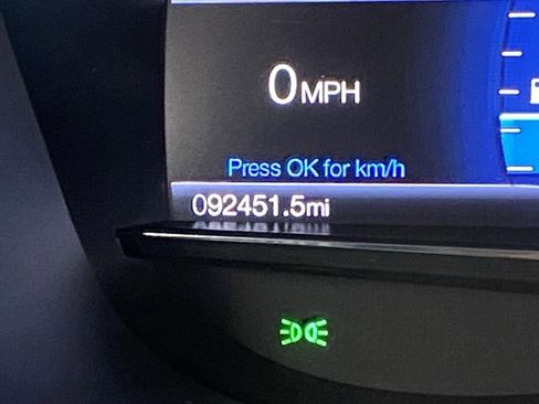 Used 2018 Ford Explorer XLT w/ Equipment Group 202A image 6