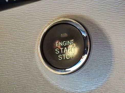 Used 2014 Toyota Sienna Limited image 24