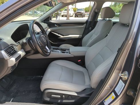Used 2019 Honda Accord Touring image 18