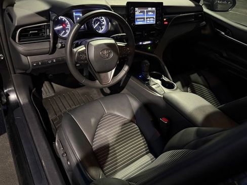 Used 2023 Toyota Camry SE image 13