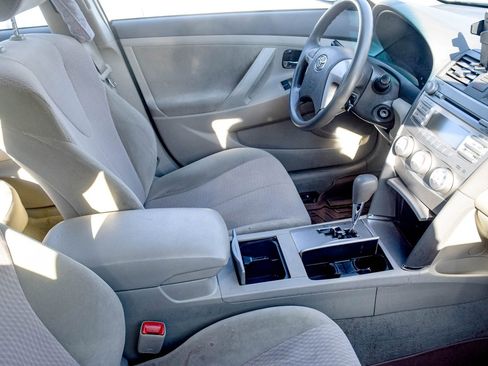 Used 2010 Toyota Camry image 8