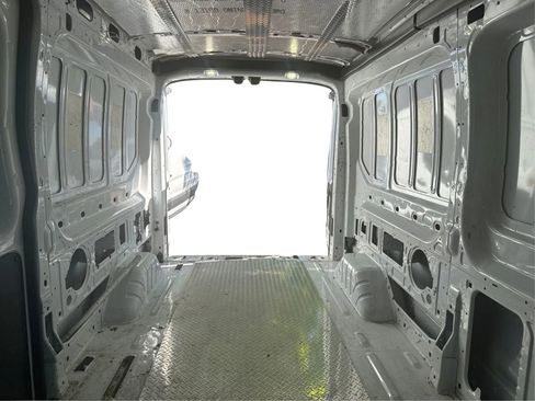 Used 2017 Ford Transit 250 148 Medium Roof RWD image 15
