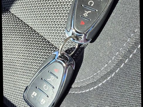 Used 2023 Chevrolet Traverse LT FWD image 23