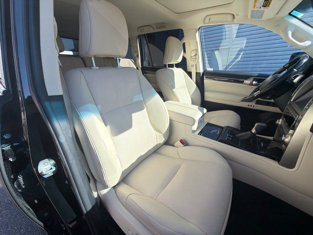 Used 2021 Lexus GX 460 Premium w/ Premium Plus Package AWD/4WD image 16