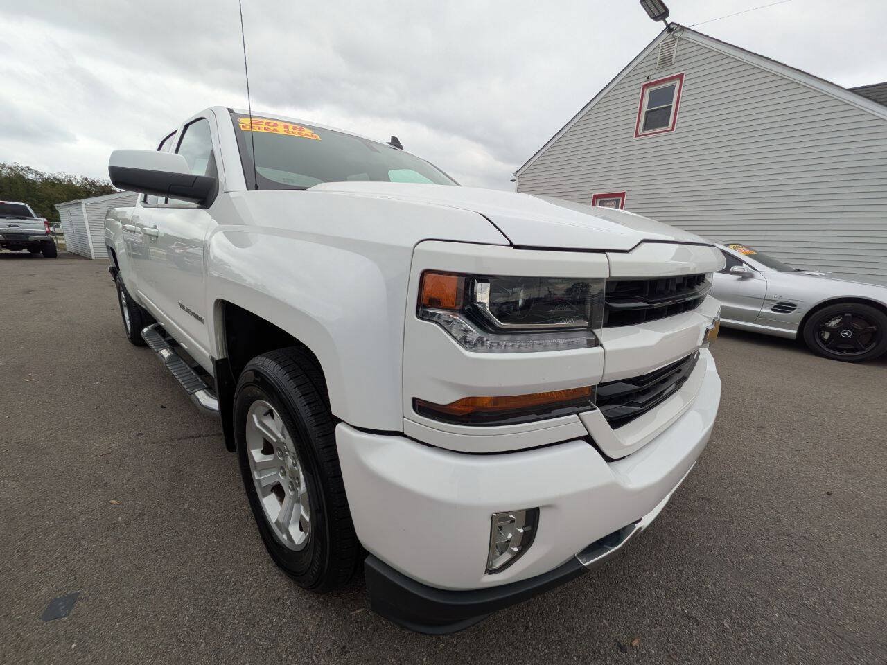 Used 2018 Chevrolet Silverado 1500 LT w/ All Star Edition AWD/4WD image 8