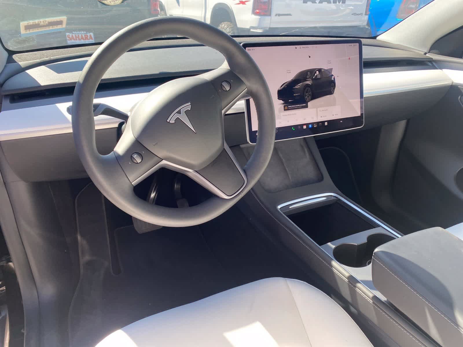 Used 2025 Tesla Model Y Long Range AWD/4WD image 10