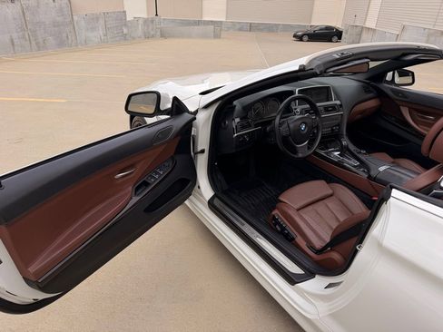 Used 2012 BMW 650i Convertible RWD image 9