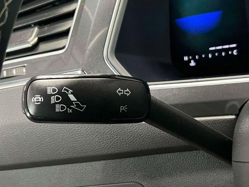 Used 2023 Volkswagen Tiguan SE image 25