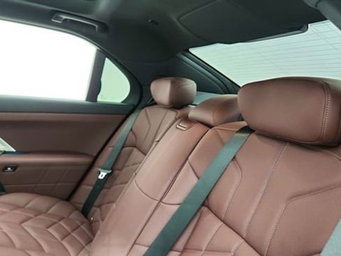 Used 2023 BMW 760i xDrive AWD/4WD image 29