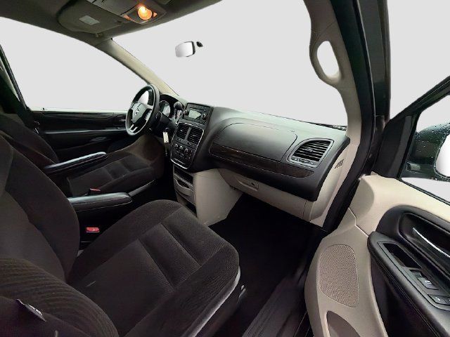 Used 2017 Dodge Grand Caravan SE FWD image 31