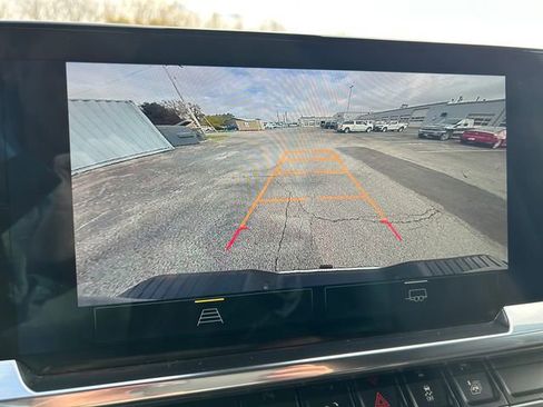 Used 2025 Chevrolet Silverado 3500 LT image 30