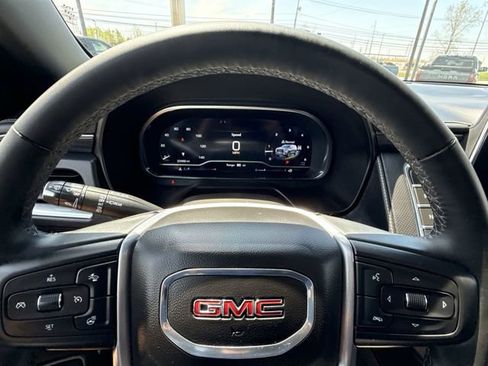 Used 2023 GMC Yukon SLT w/ SLT Luxury Package AWD/4WD image 11