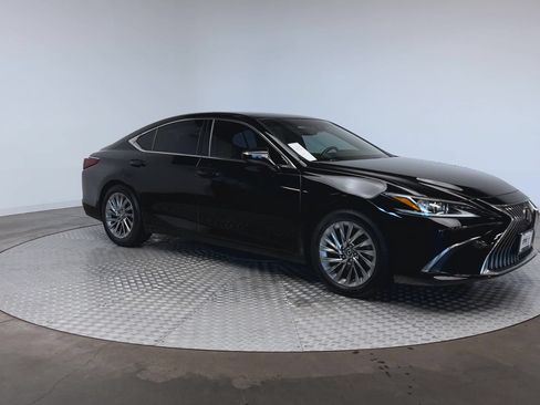 Used 2020 Lexus ES 350 w/ Accessory Package 2 FWD image 2