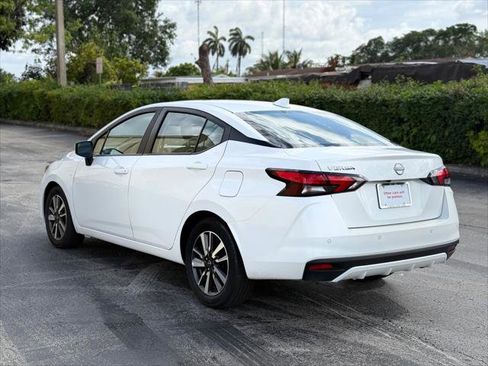 Used 2025 Nissan Versa SV FWD image 4