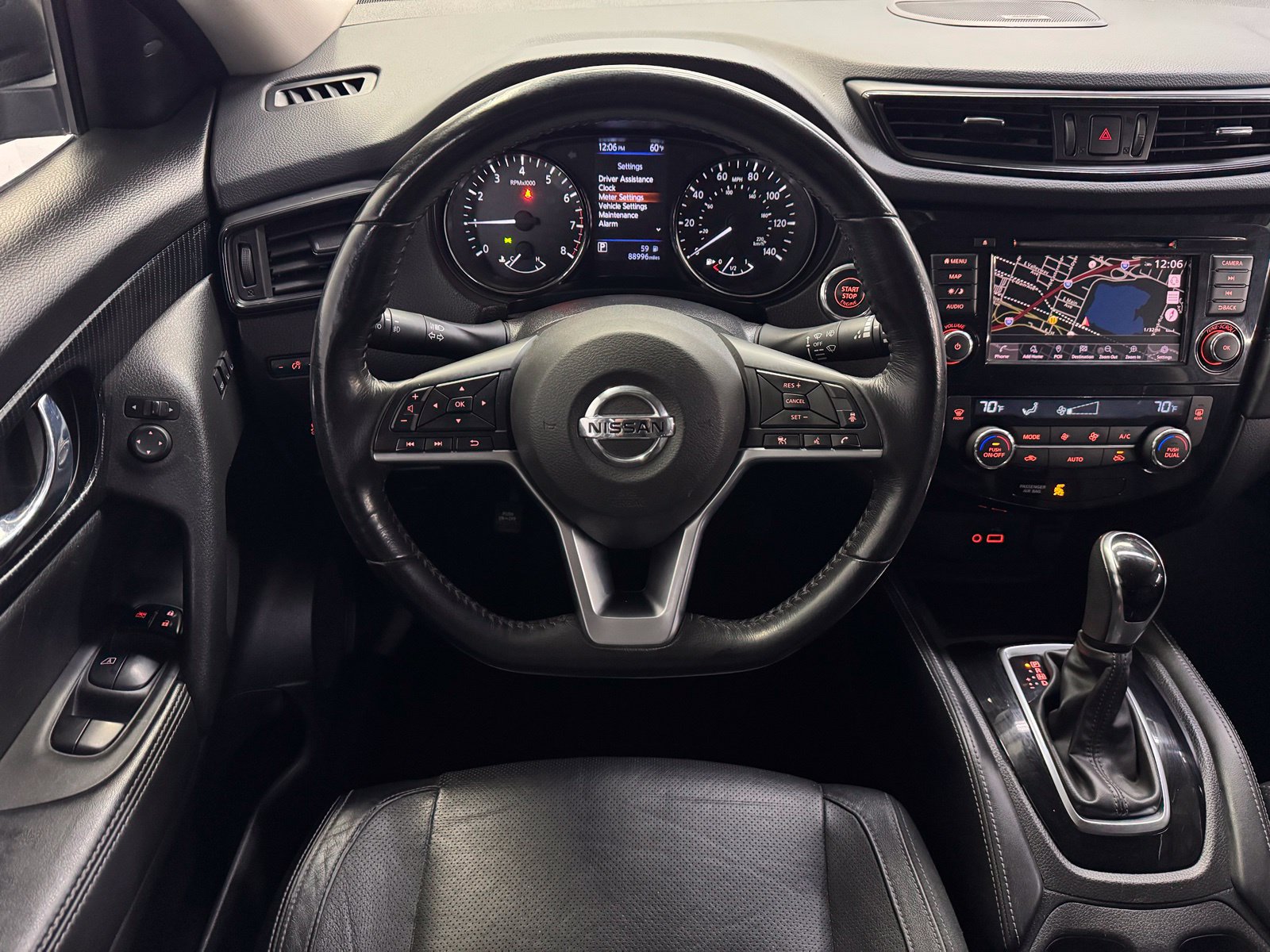 Used 2018 Nissan Rogue SL AWD/4WD image 16