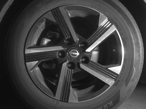 Used 2025 Nissan Sentra SV FWD image 12