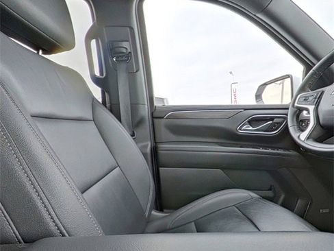 Used 2024 Chevrolet Suburban LT image 28