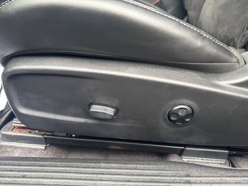 Used 2016 Dodge Challenger R/T Scat Pack w/ Leather Interior Group image 19