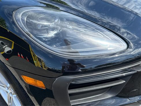 Used 2022 Porsche Macan AWD/4WD image 28