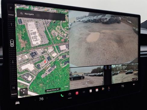 Used 2024 Tesla Model X image 16