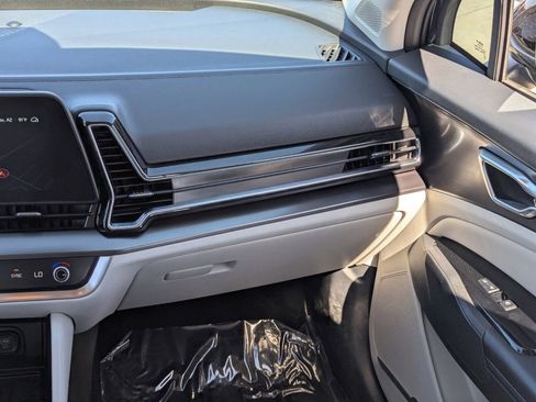 Used 2024 Kia Sportage EX image 15