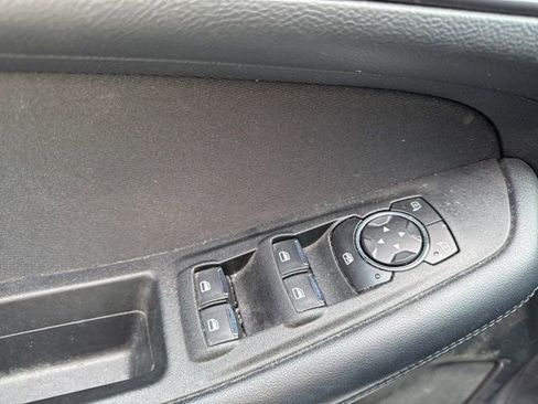 Used 2018 Ford Edge SE image 9