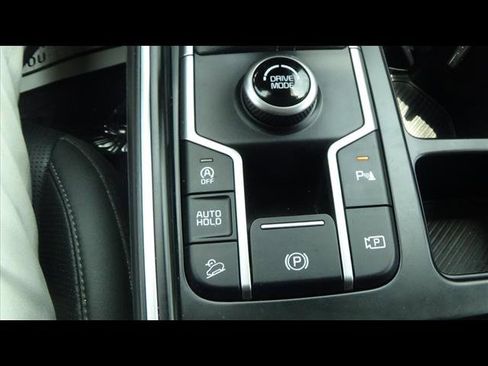 Used 2024 Kia Sorento S image 33