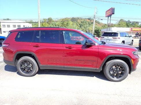 New 2025 Jeep Grand Cherokee L Altitude image 8