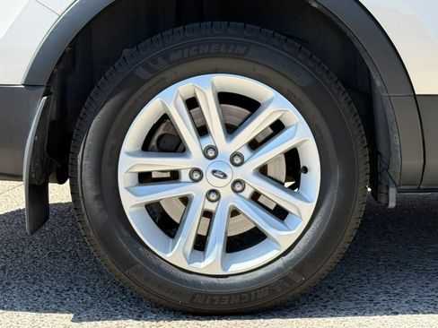 Used 2017 Ford Explorer XLT FWD image 26