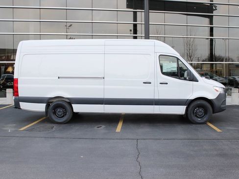 New 2025 Mercedes-Benz Sprinter 2500 image 2