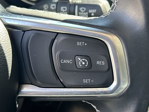 Used 2022 Jeep Wrangler Unlimited Sahara image 26