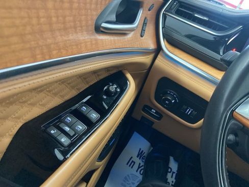 Used 2023 Jeep Grand Cherokee Summit image 36