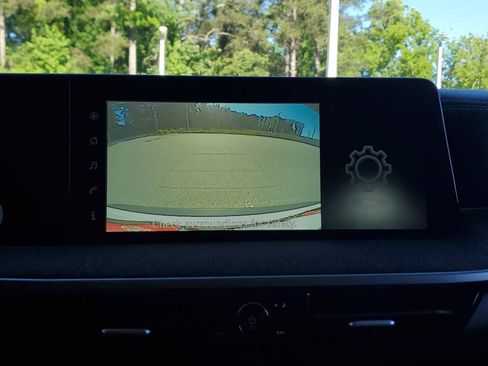 Used 2025 Nissan Kicks SV FWD image 23
