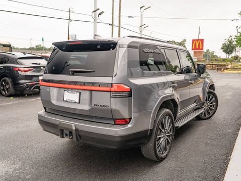 Used 2025 Lexus GX 550 w/ Accessory Package (2T) AWD/4WD image 10