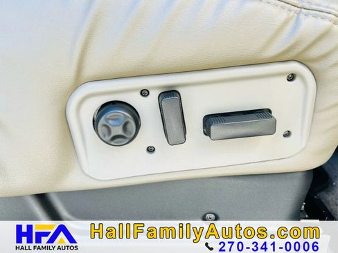 Used 2003 HUMMER H2 w/ Preferred Equipment Group image 25