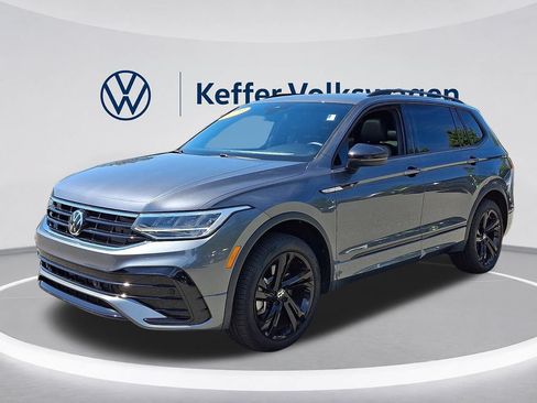 Used 2023 Volkswagen Tiguan SE R-Line FWD image 3