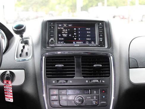 Used 2016 Dodge Grand Caravan R/T FWD image 11