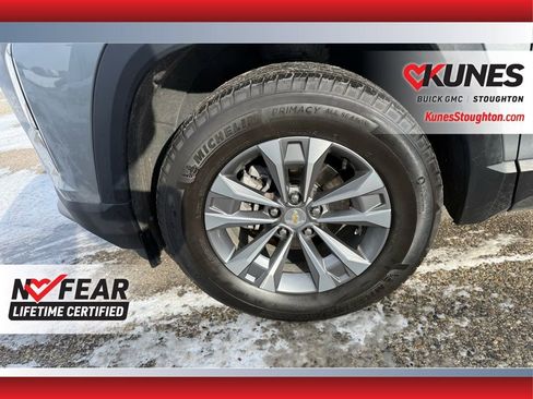 Used 2025 Chevrolet Equinox LT image 16