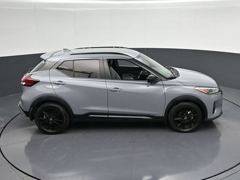 Used 2022 Nissan Kicks SR w/ Premium Package FWD image 22