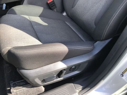 Used 2025 Nissan Rogue SV image 23