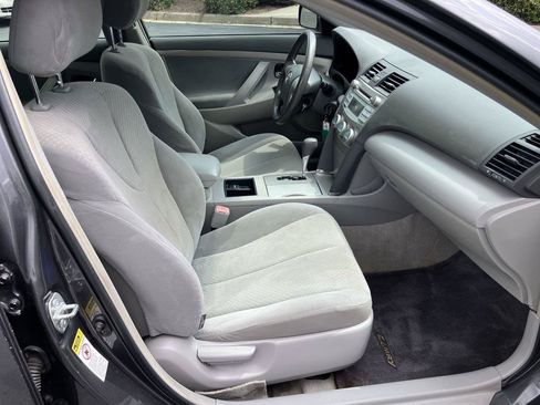 Used 2009 Toyota Camry LE FWD image 28