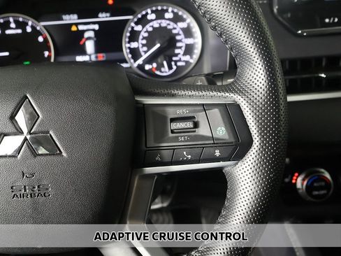 Used 2024 Mitsubishi Outlander SE image 4