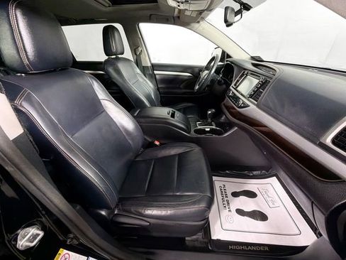 Used 2016 Toyota Highlander XLE AWD/4WD image 31